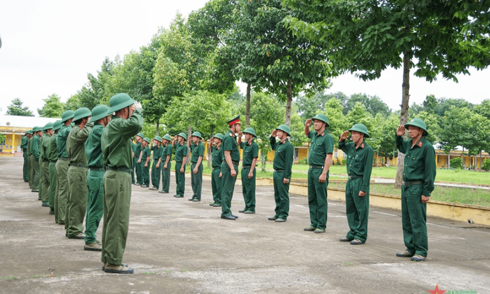 Bộ Quốc phòng trả lời cử tri về tăng trợ cấp cho gia đình quân nhân dự bị khi thực hiện nhiệm vụ